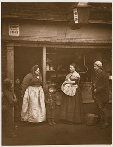 Sufferers from the Flood, fra 'Street Life in London', av Adolphe Smith, 1877-78 (woodburytype)